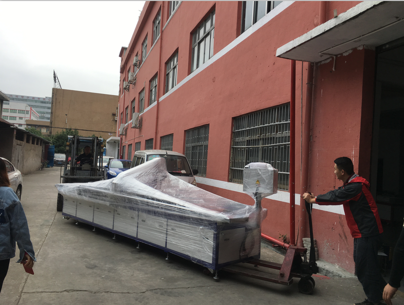 4米行程自動鉆孔機出貨江蘇！