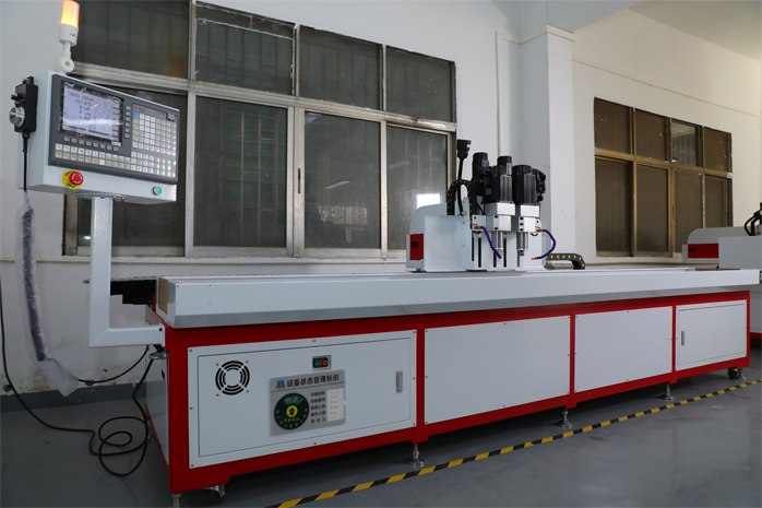 多米數(shù)控鉆孔機